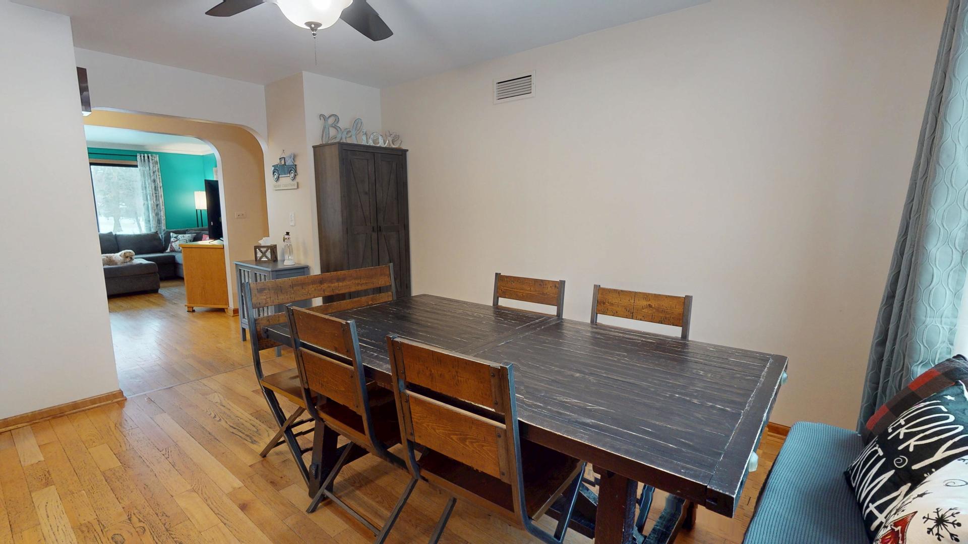 142 W Chicago Avenue, Downers Grove, IL 60515