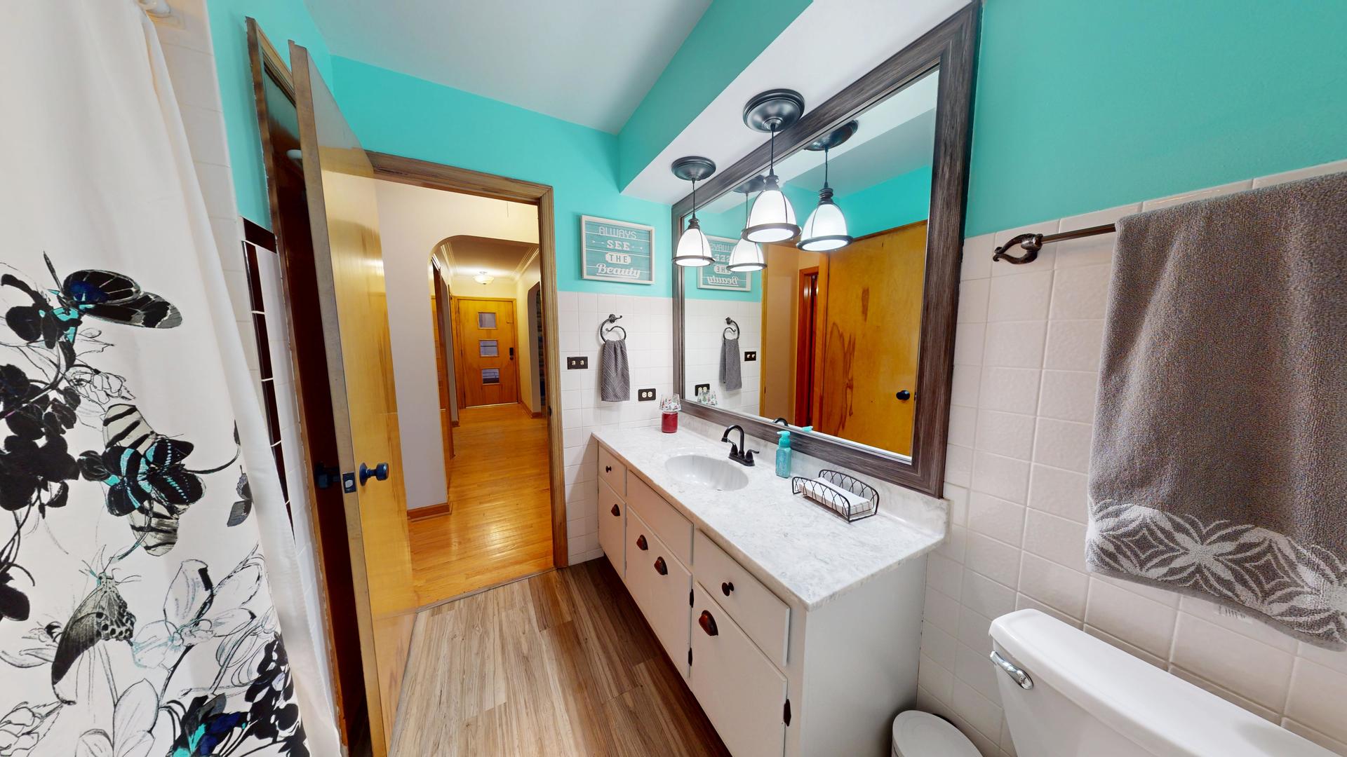 142 W Chicago Avenue, Downers Grove, IL 60515