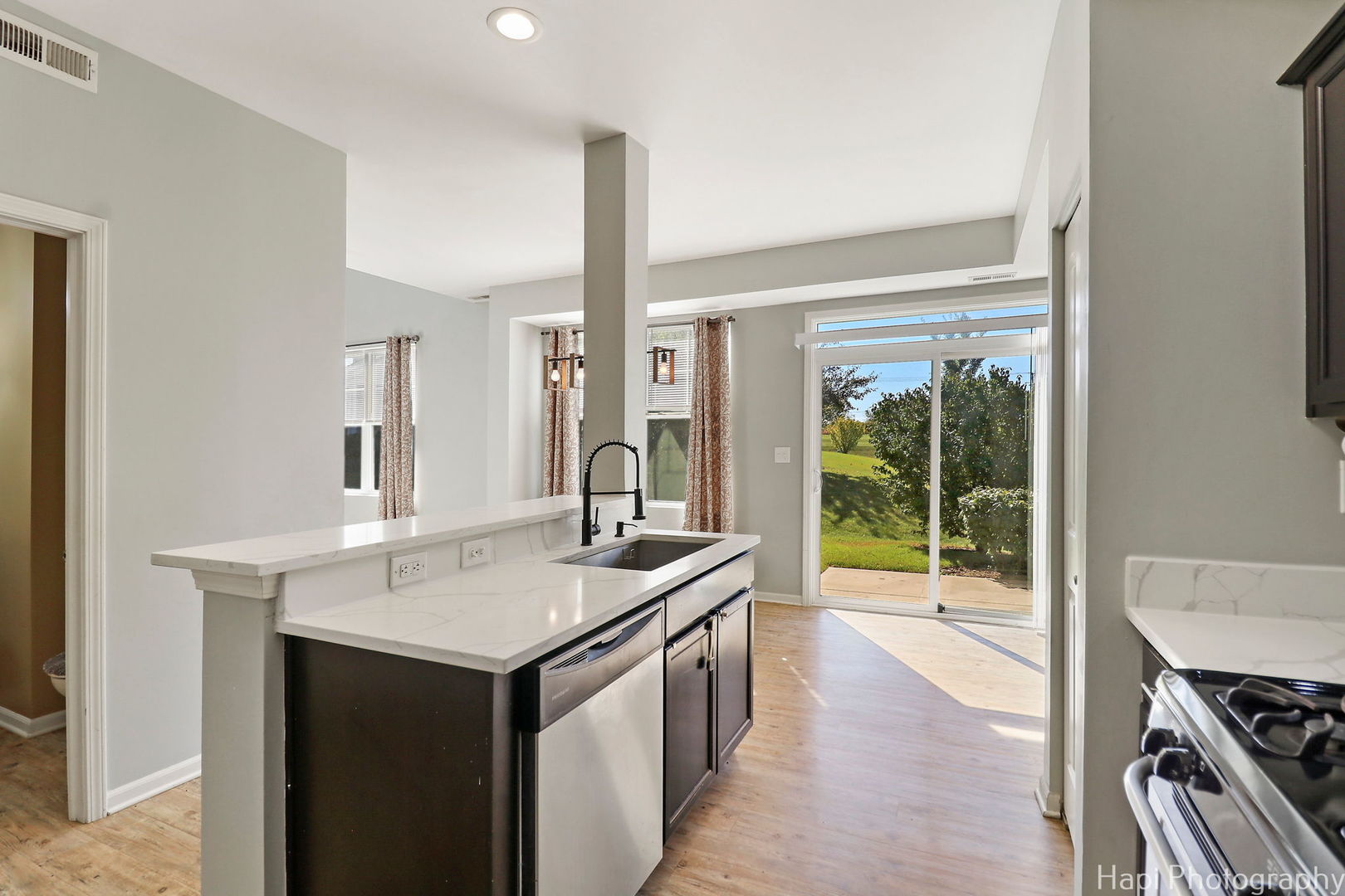 672 Anchorage Court, Pingree Grove, IL 60140