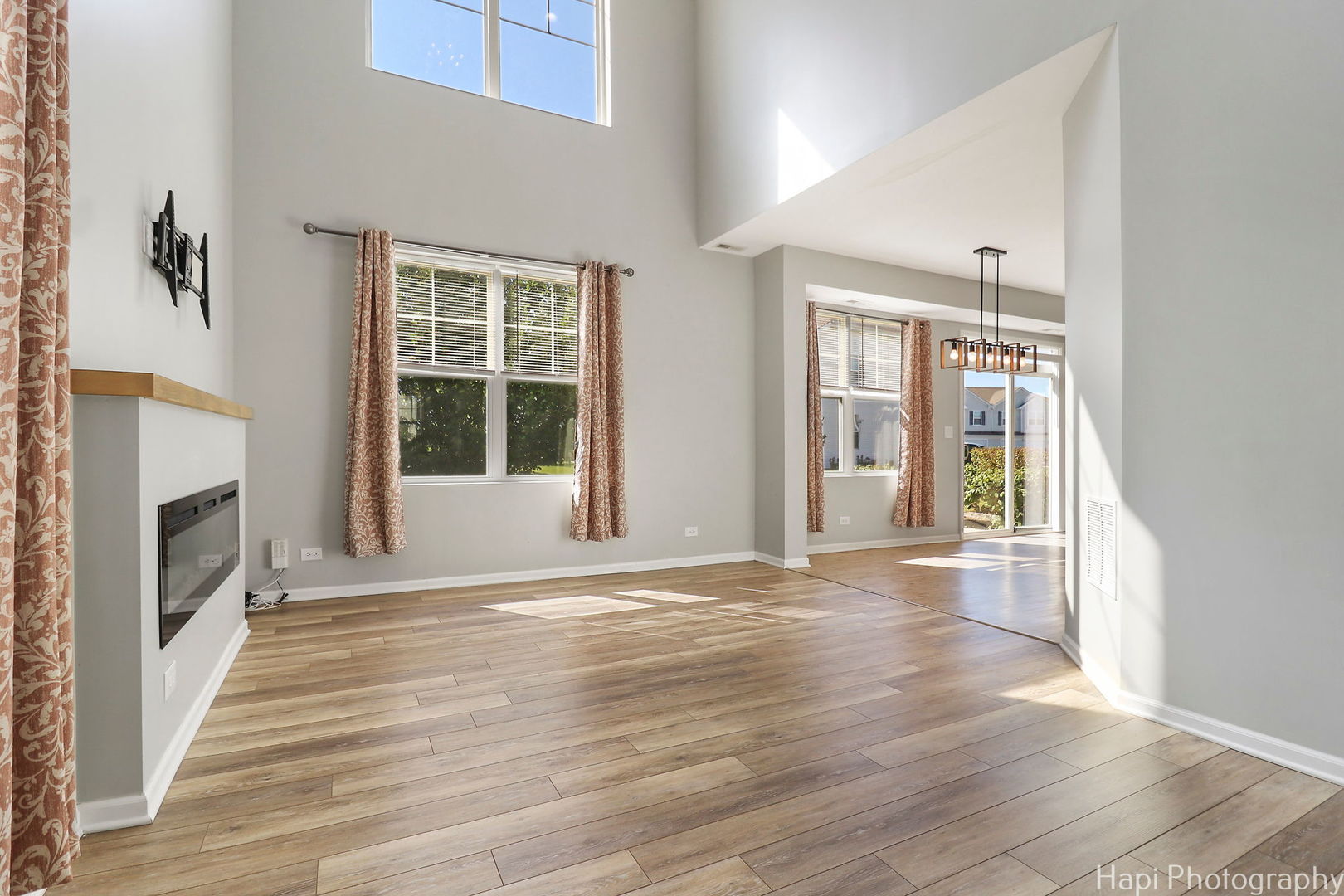 672 Anchorage Court, Pingree Grove, IL 60140