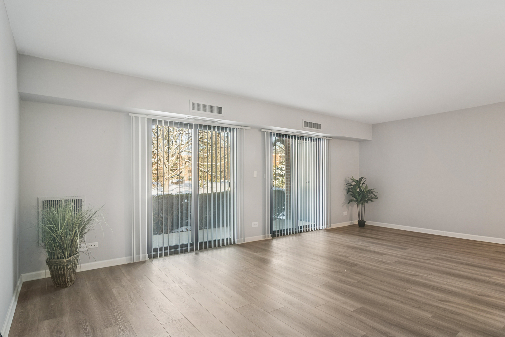 1605 E Central Road #111B, Arlington Heights, IL 60005