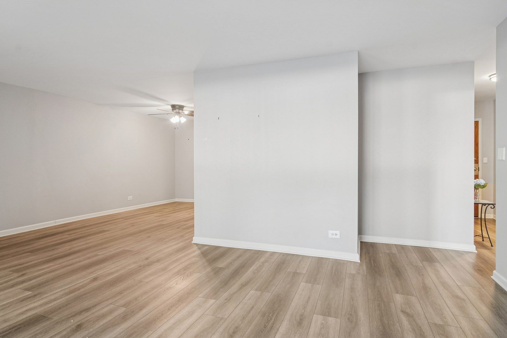 1605 E Central Road #111B, Arlington Heights, IL 60005