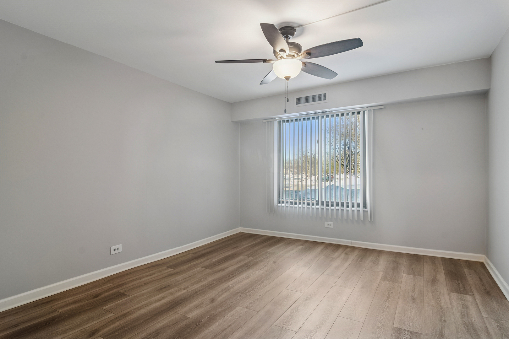 1605 E Central Road #111B, Arlington Heights, IL 60005