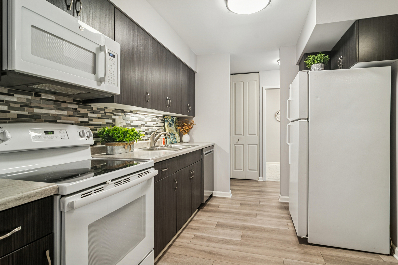 1605 E Central Road #111B, Arlington Heights, IL 60005