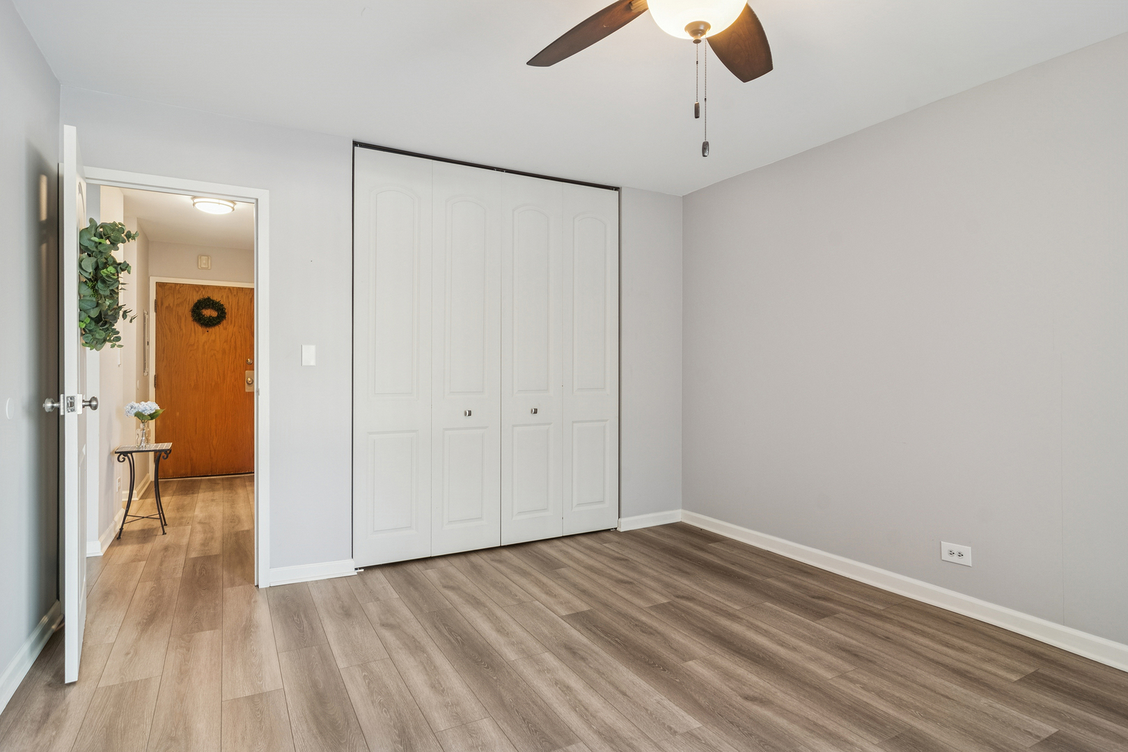 1605 E Central Road #111B, Arlington Heights, IL 60005