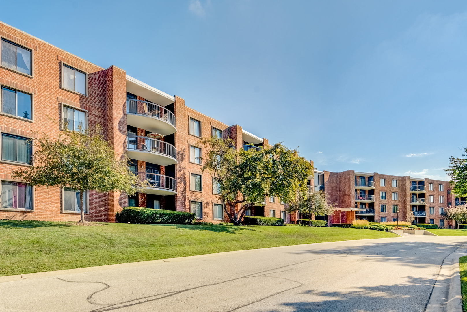 1605 E Central Road #111B, Arlington Heights, IL 60005