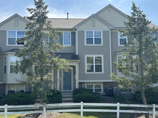 31782 N Pineview Boulevard, Lakemoor, IL 60051