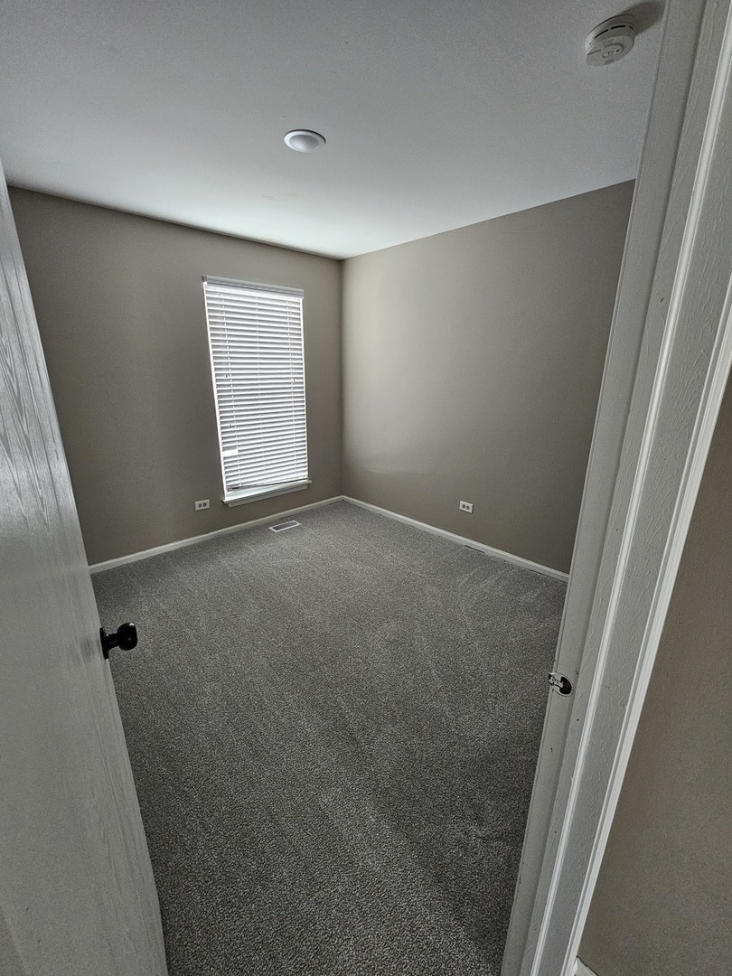 44 E Shagbark Lane, Streamwood, IL 60107