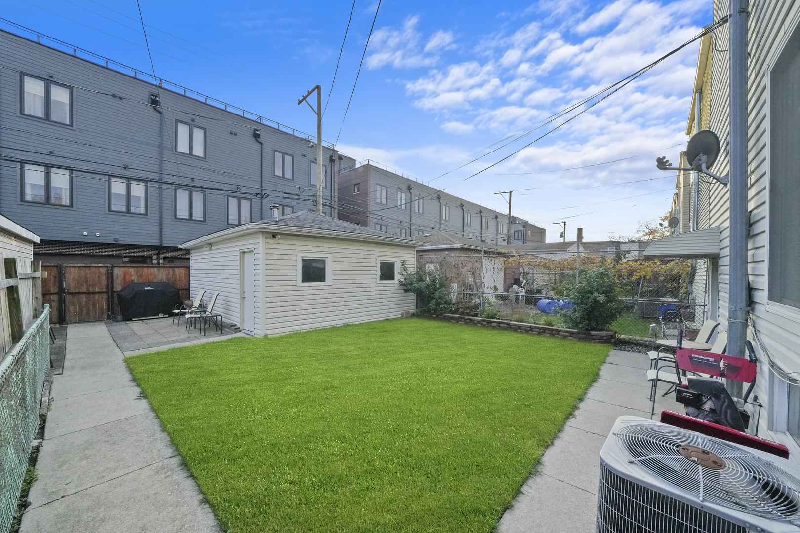 4239 W Melrose Street #2, Chicago, IL 60641