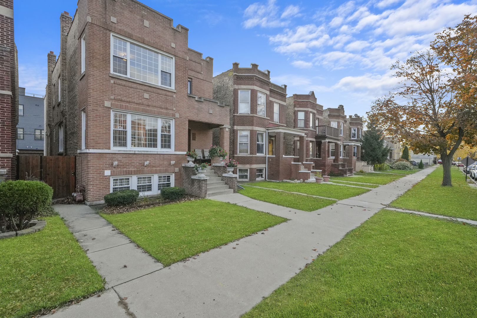 4239 W Melrose Street #2, Chicago, IL 60641