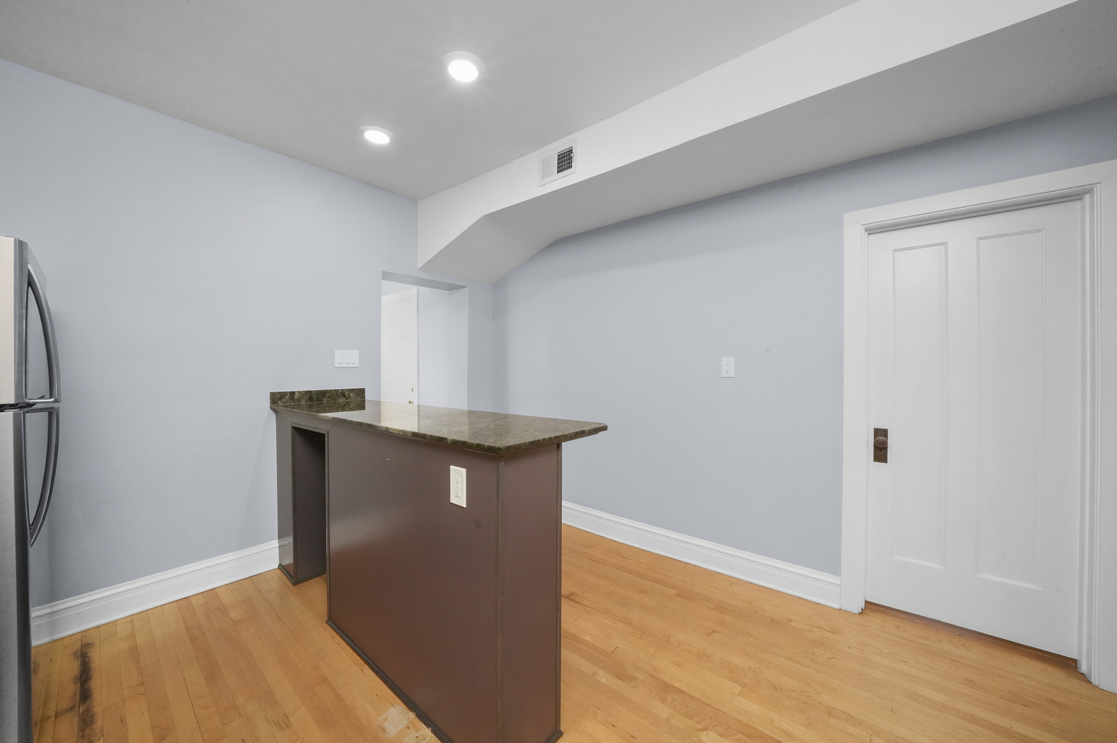 4239 W Melrose Street #2, Chicago, IL 60641