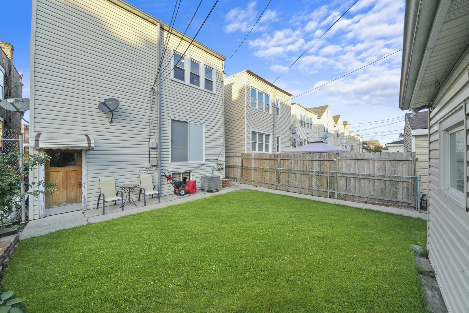 4239 W Melrose Street #2, Chicago, IL 60641