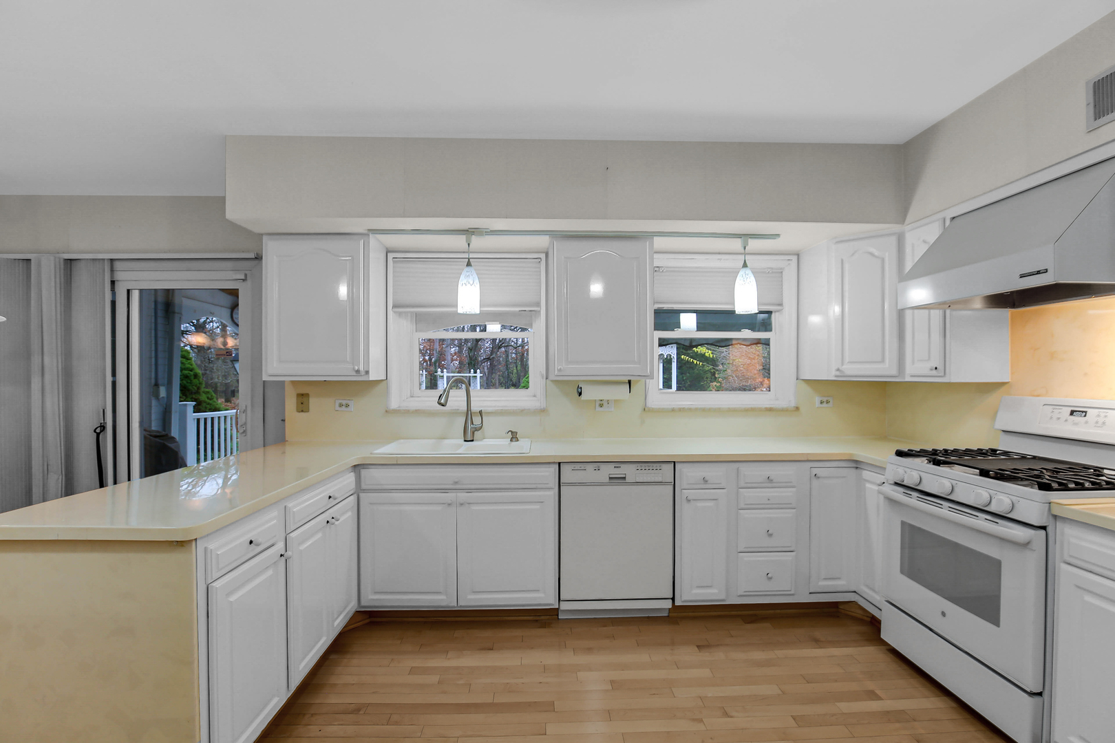 9S174 DREW Avenue, Burr Ridge, IL 60527