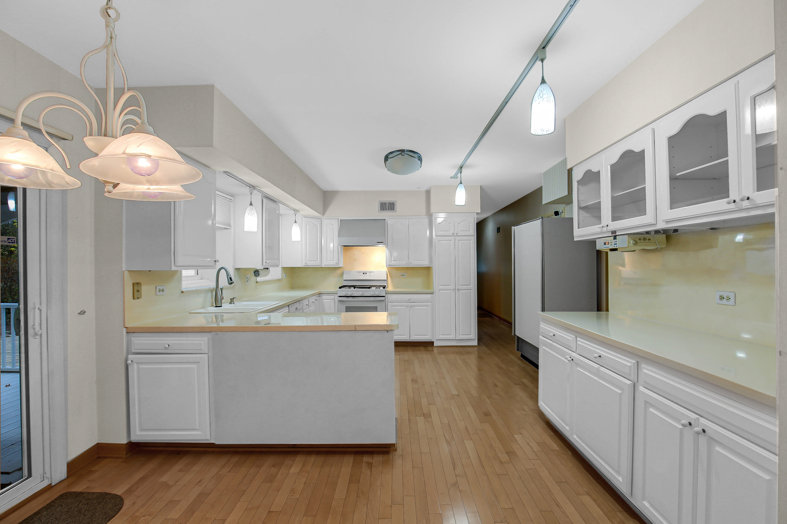 9S174 DREW Avenue, Burr Ridge, IL 60527