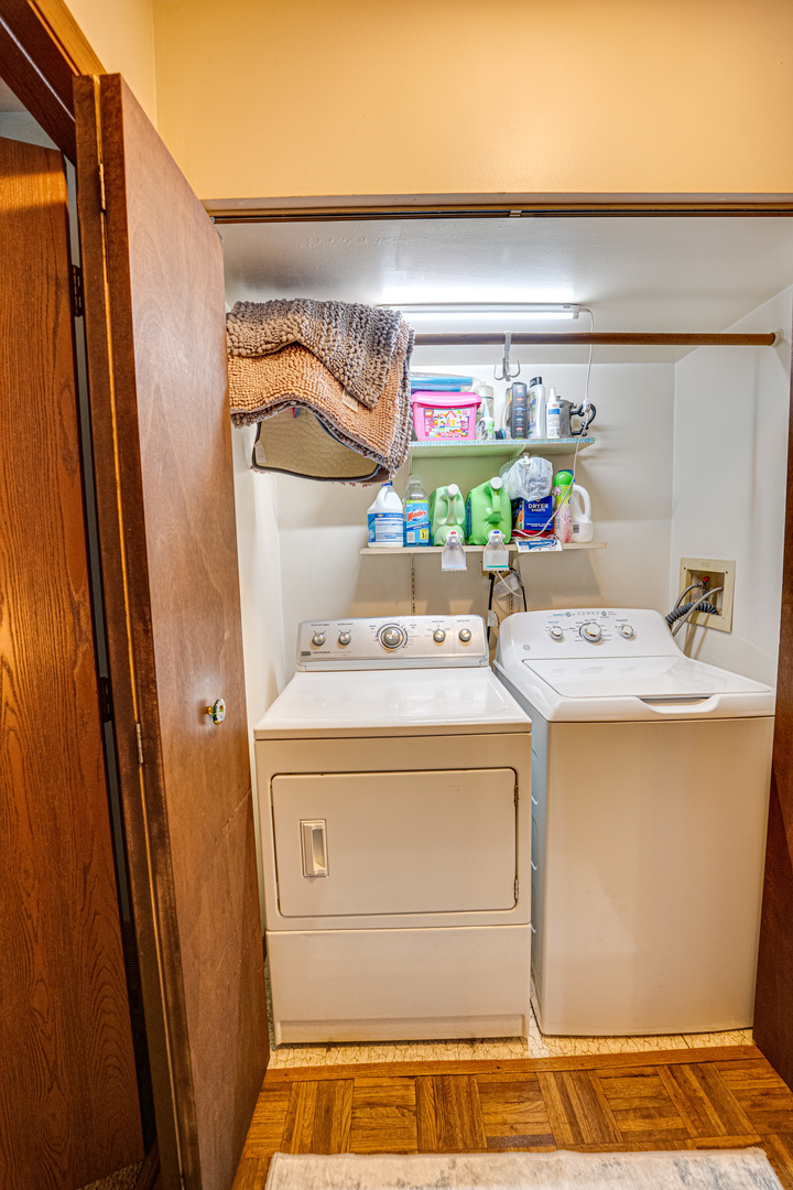 1715 Riverwood Drive, Algonquin, IL 60102