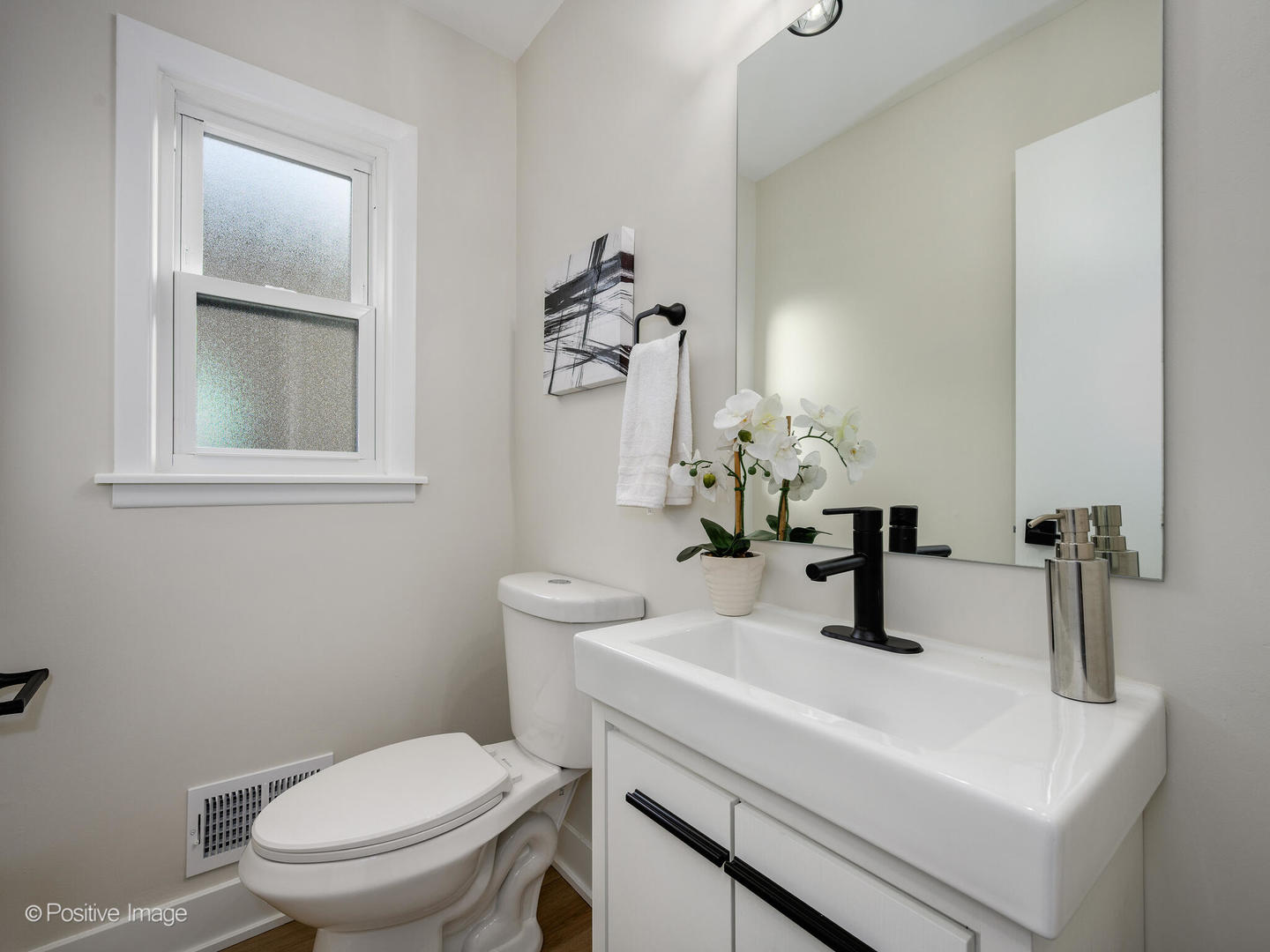 932 N Wheeling Road, Mount Prospect, IL 60056