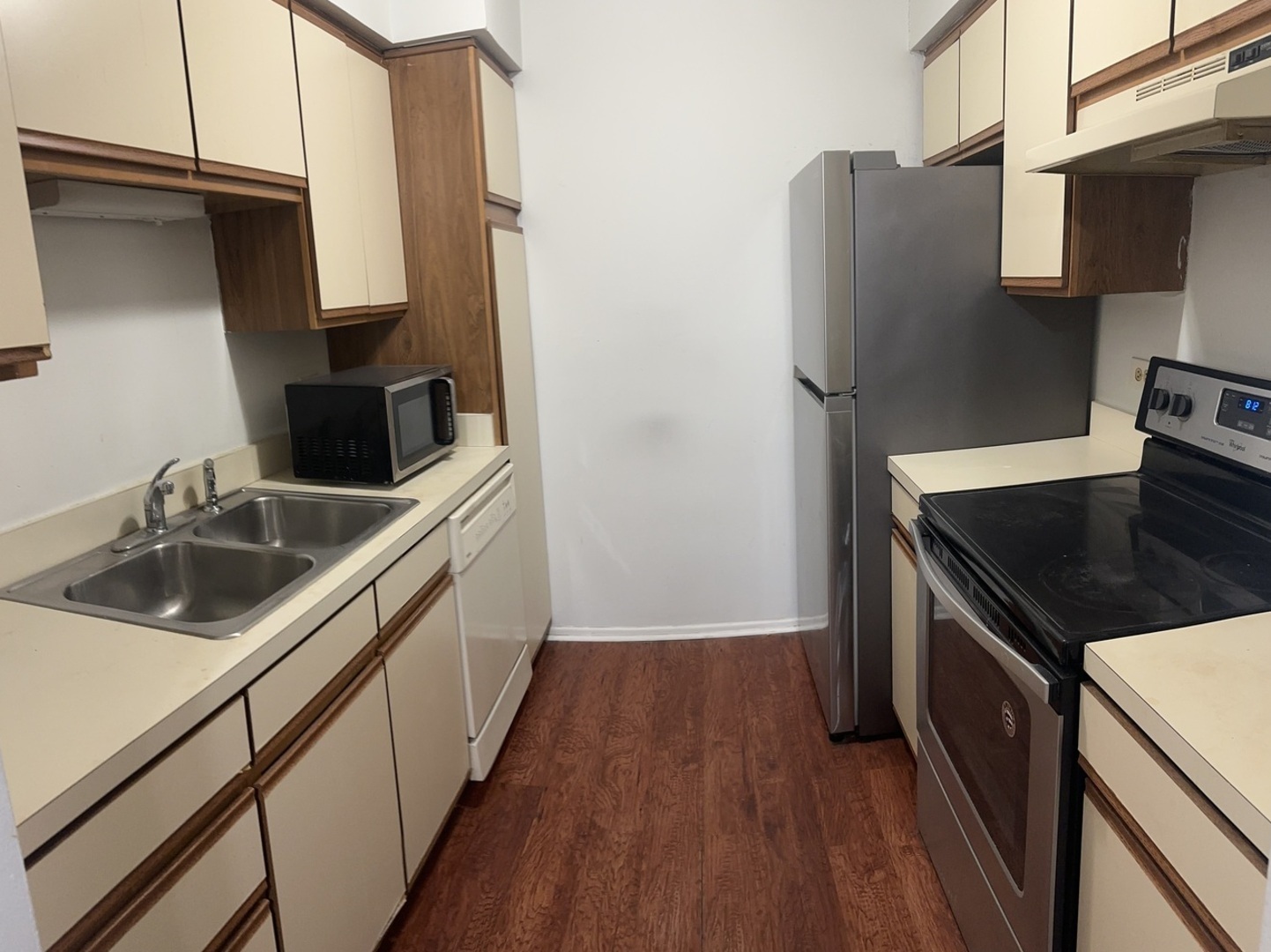 Willowbrook, IL 60527