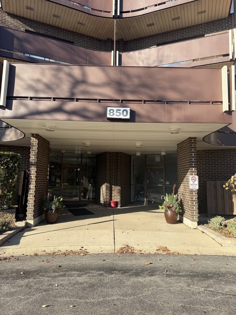 850 Wellington Avenue #415, Elk Grove Village, IL 60007