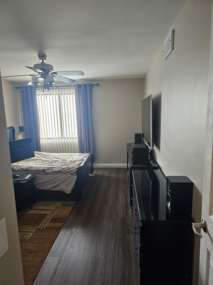 850 Wellington Avenue #415, Elk Grove Village, IL 60007