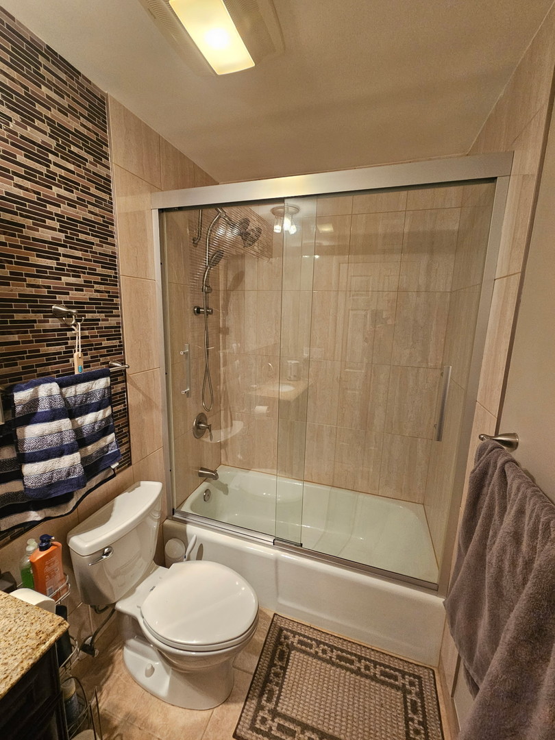 850 Wellington Avenue #415, Elk Grove Village, IL 60007