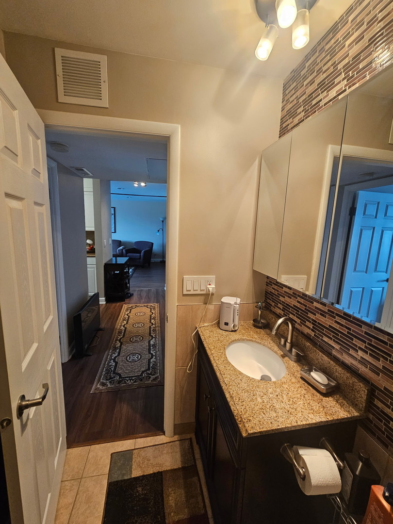 850 Wellington Avenue #415, Elk Grove Village, IL 60007