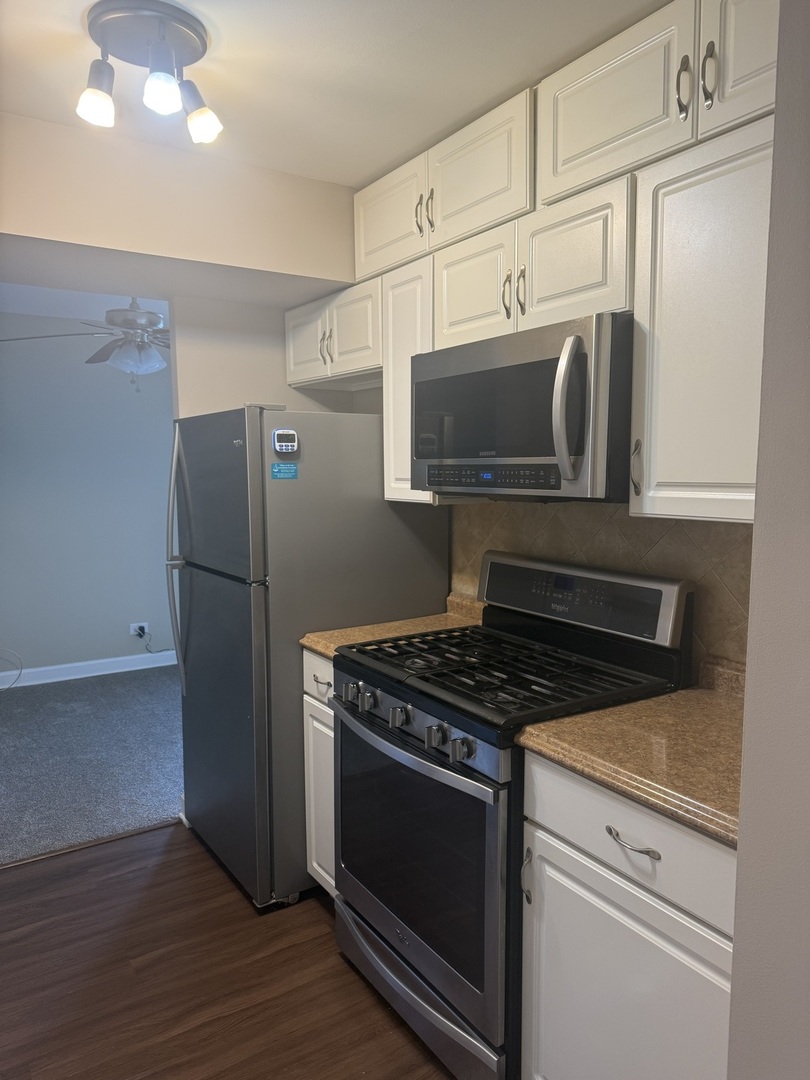 850 Wellington Avenue #415, Elk Grove Village, IL 60007