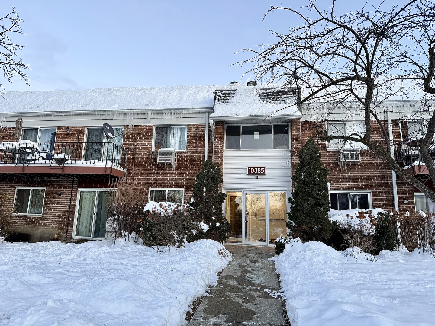 10385 Dearlove Road #1I, Glenview, IL 60025