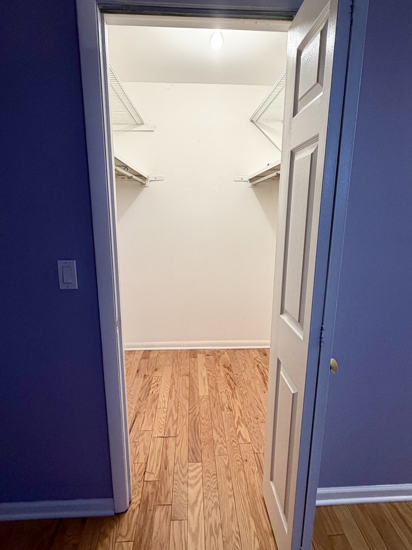 10385 Dearlove Road #1I, Glenview, IL 60025