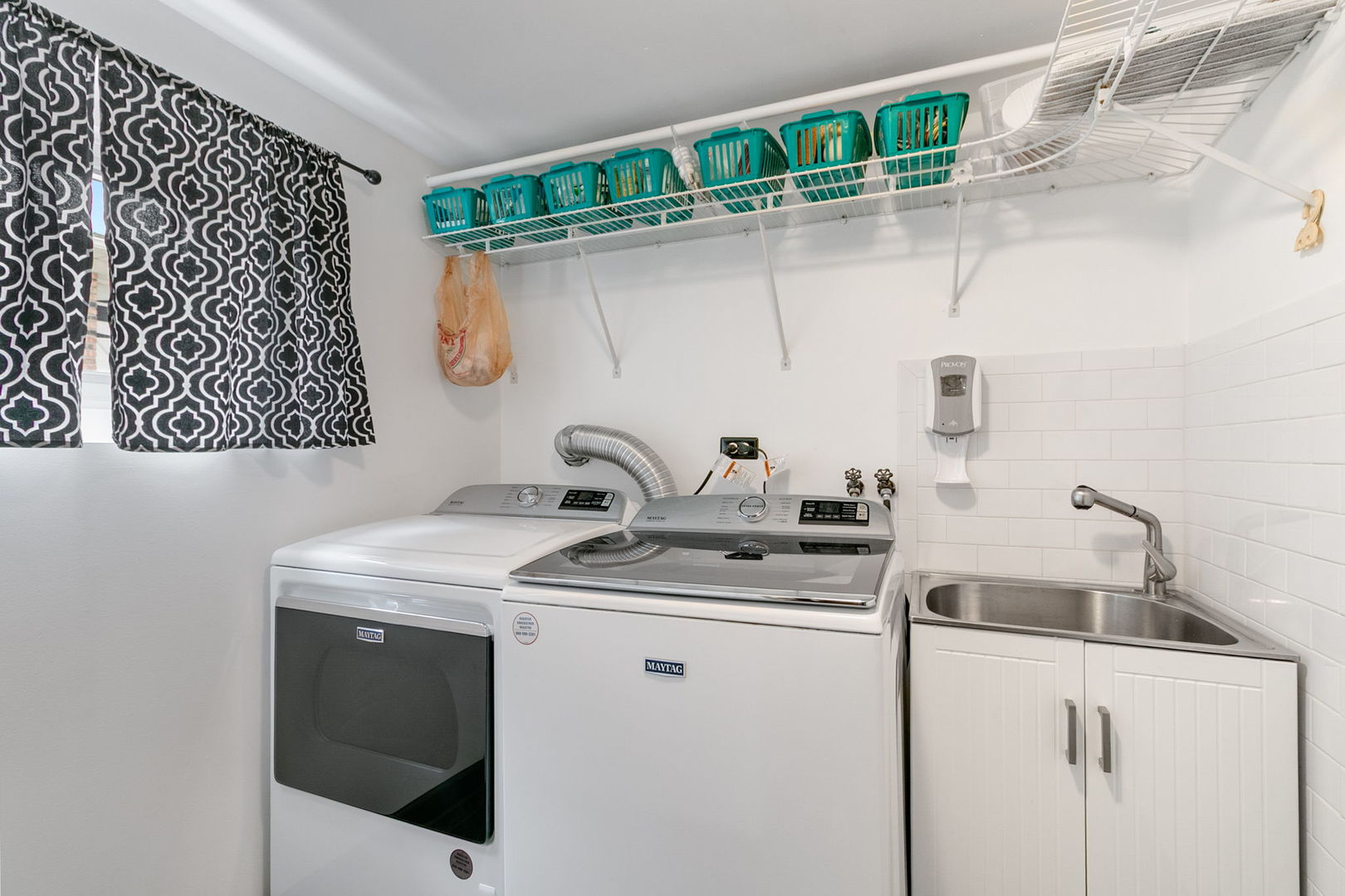 9429 S 55th Avenue, Oak Lawn, IL 60453