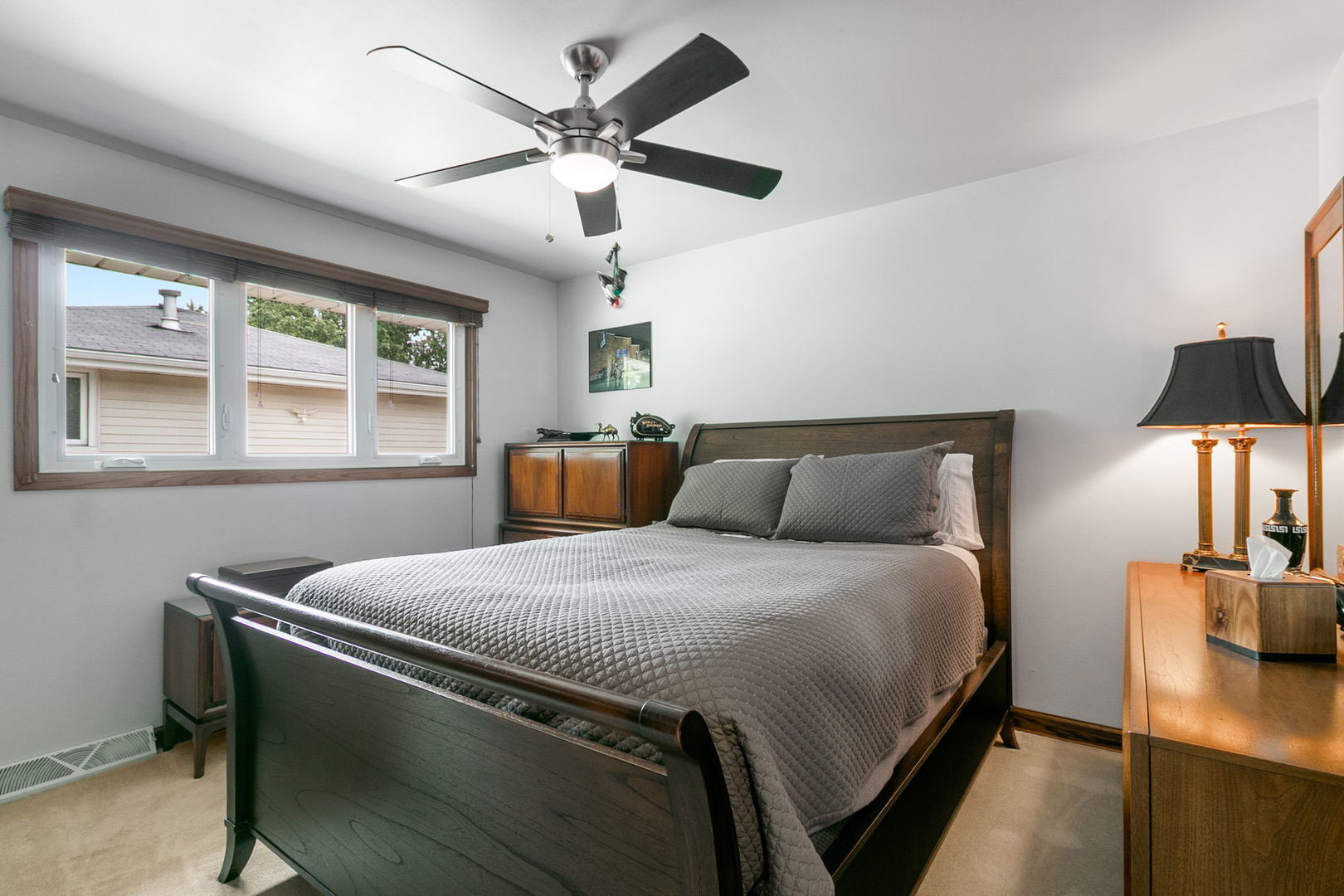 9429 S 55th Avenue, Oak Lawn, IL 60453