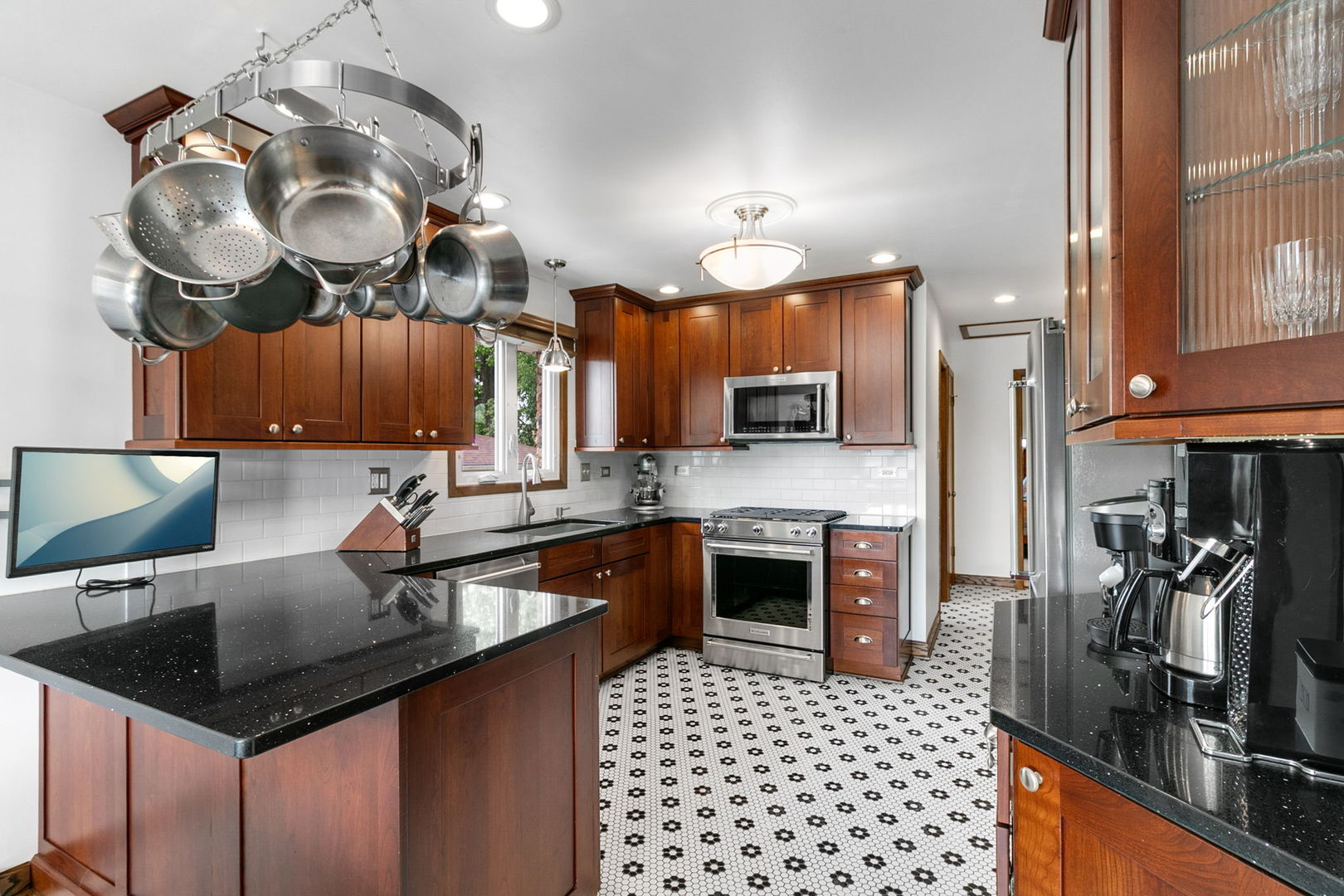 9429 S 55th Avenue, Oak Lawn, IL 60453