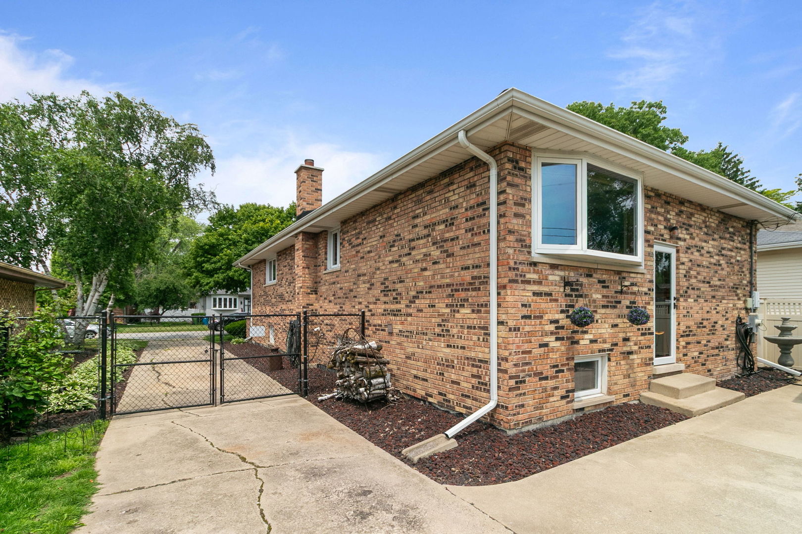 9429 S 55th Avenue, Oak Lawn, IL 60453