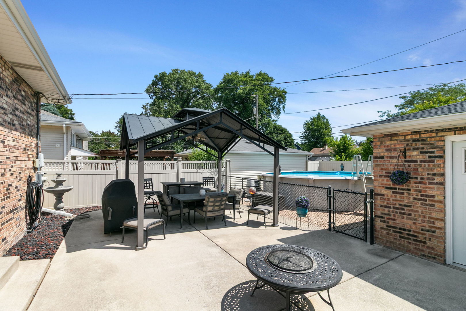 9429 S 55th Avenue, Oak Lawn, IL 60453