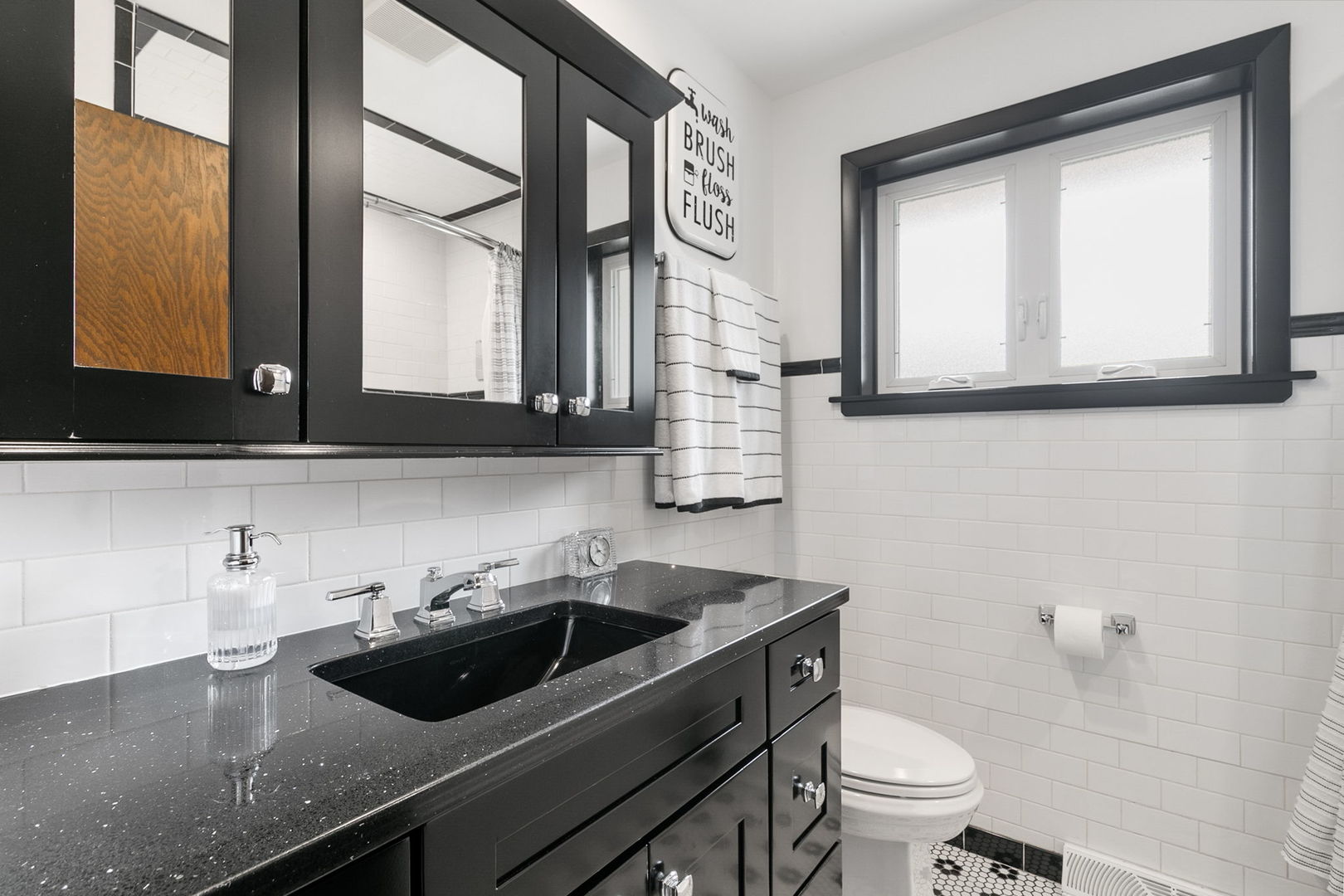 9429 S 55th Avenue, Oak Lawn, IL 60453