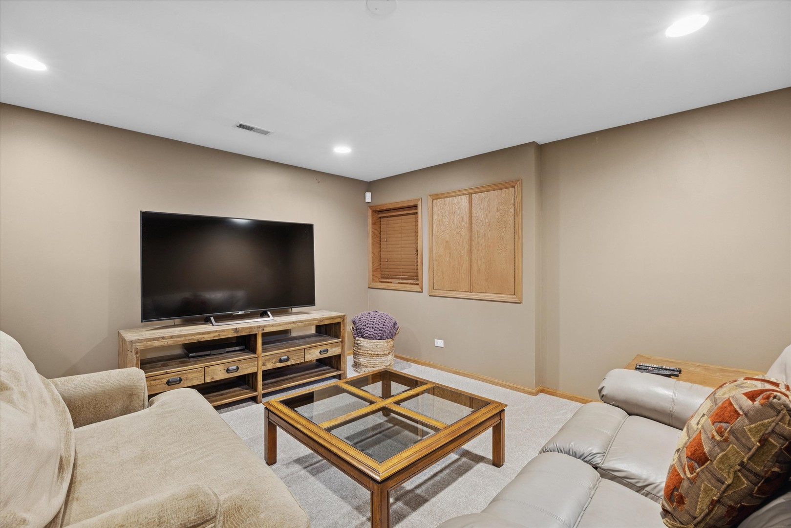 8539 Thistlewood Court, Darien, IL 60561