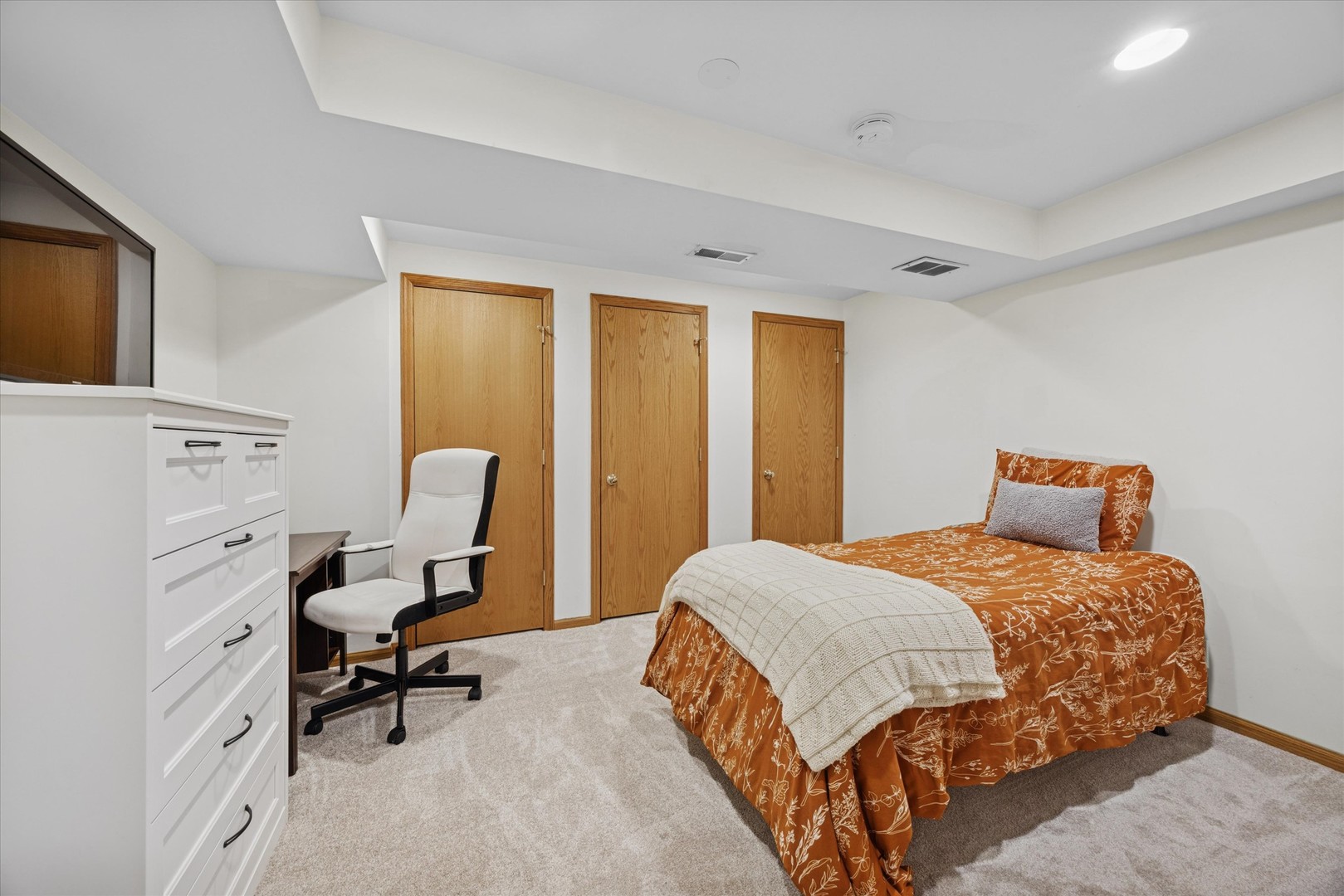 8539 Thistlewood Court, Darien, IL 60561