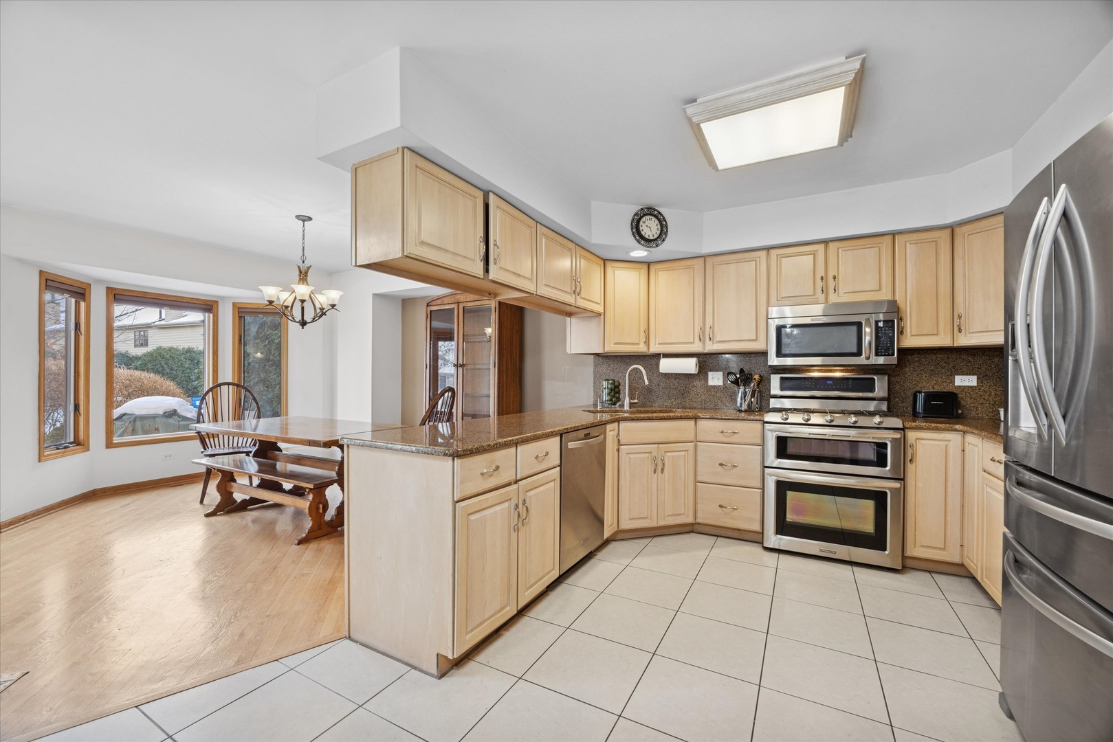 8539 Thistlewood Court, Darien, IL 60561