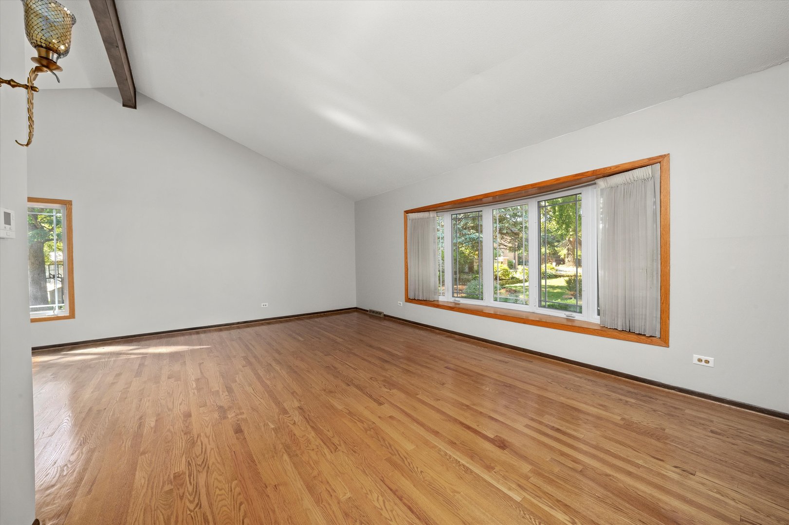 9047 W Oak Crest Court, Palos Hills, IL 60465