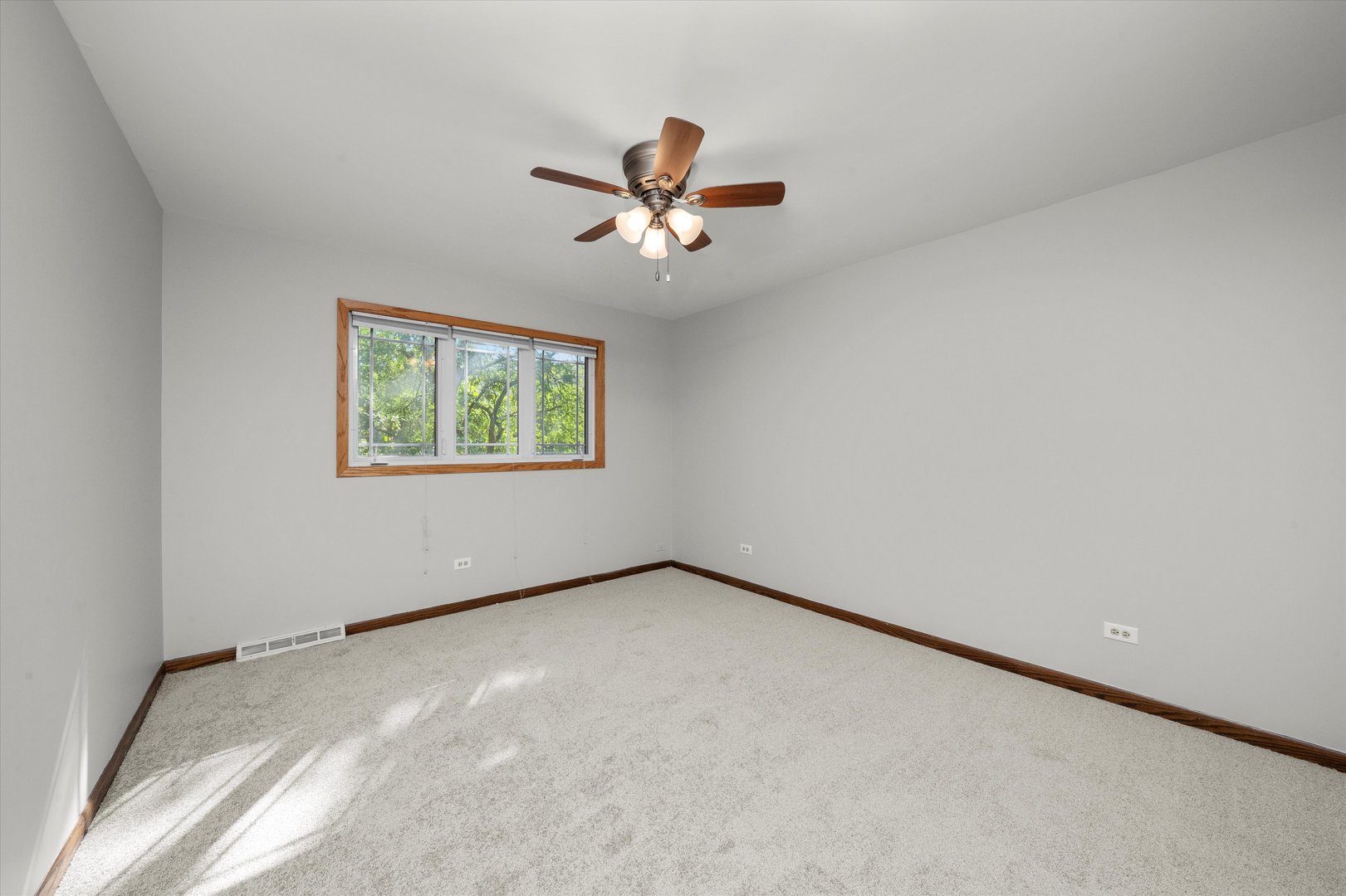 9047 W Oak Crest Court, Palos Hills, IL 60465