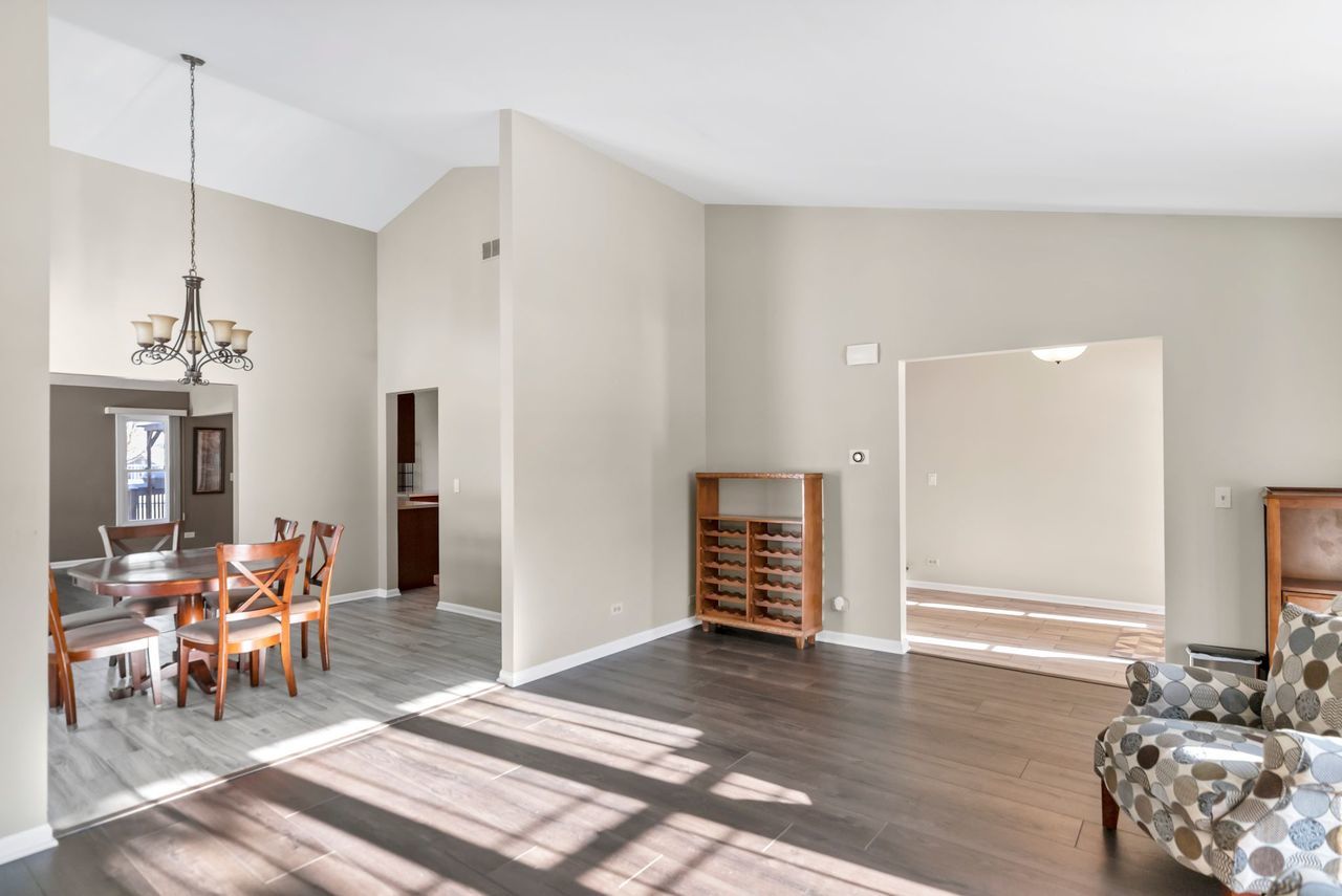 307 Orchard Lane, Bloomingdale, IL 60108