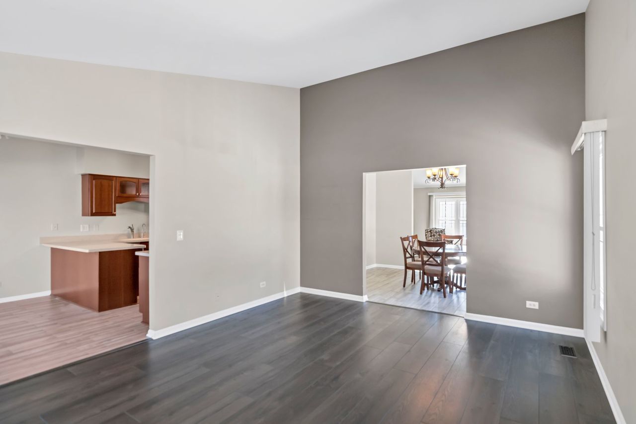 307 Orchard Lane, Bloomingdale, IL 60108