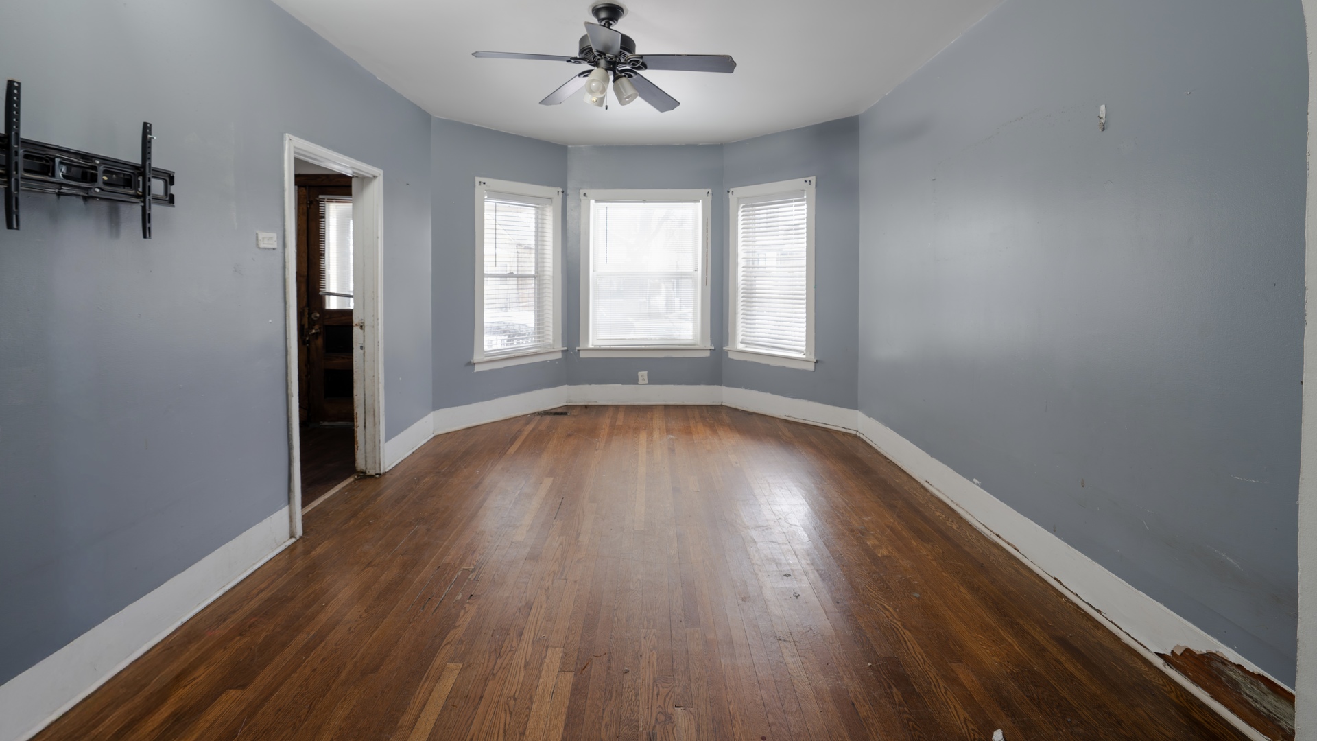 1224 N Harding Avenue, Chicago, IL 60651