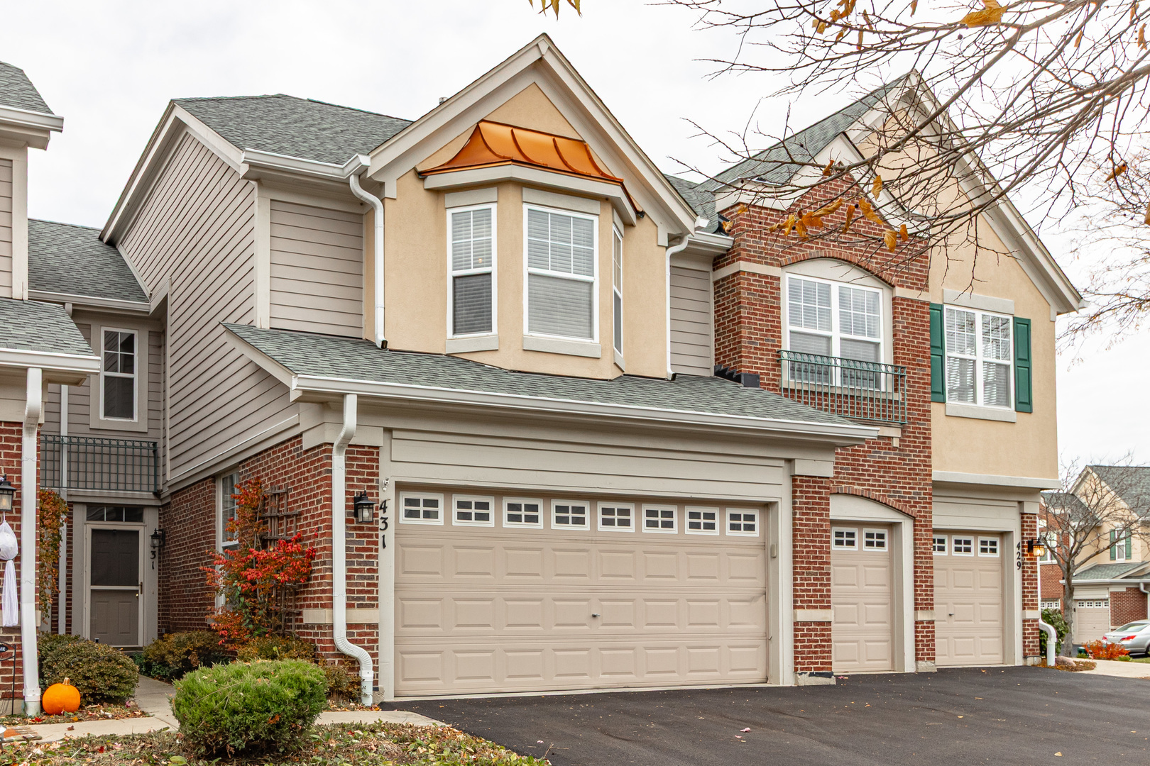 431 PINE LAKE Circle #431, Vernon Hills, IL 60061