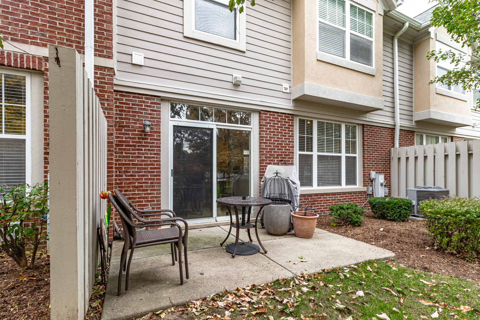 431 PINE LAKE Circle #431, Vernon Hills, IL 60061