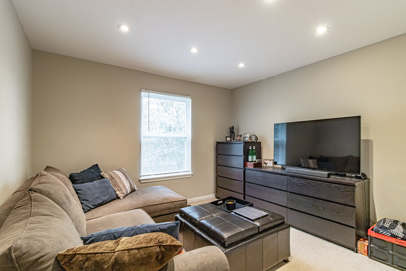 431 PINE LAKE Circle #431, Vernon Hills, IL 60061