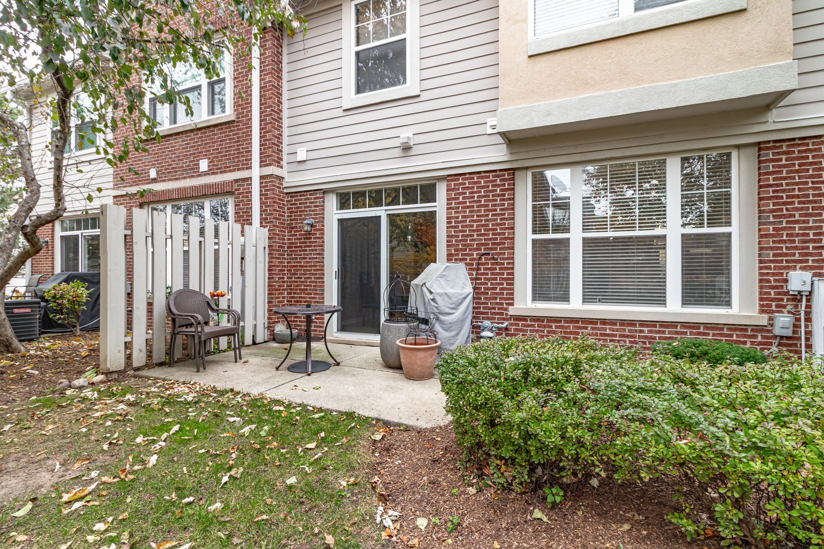 431 PINE LAKE Circle #431, Vernon Hills, IL 60061