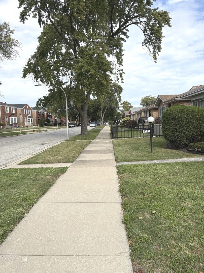 9741 S LOWE Avenue, Chicago, IL 60628