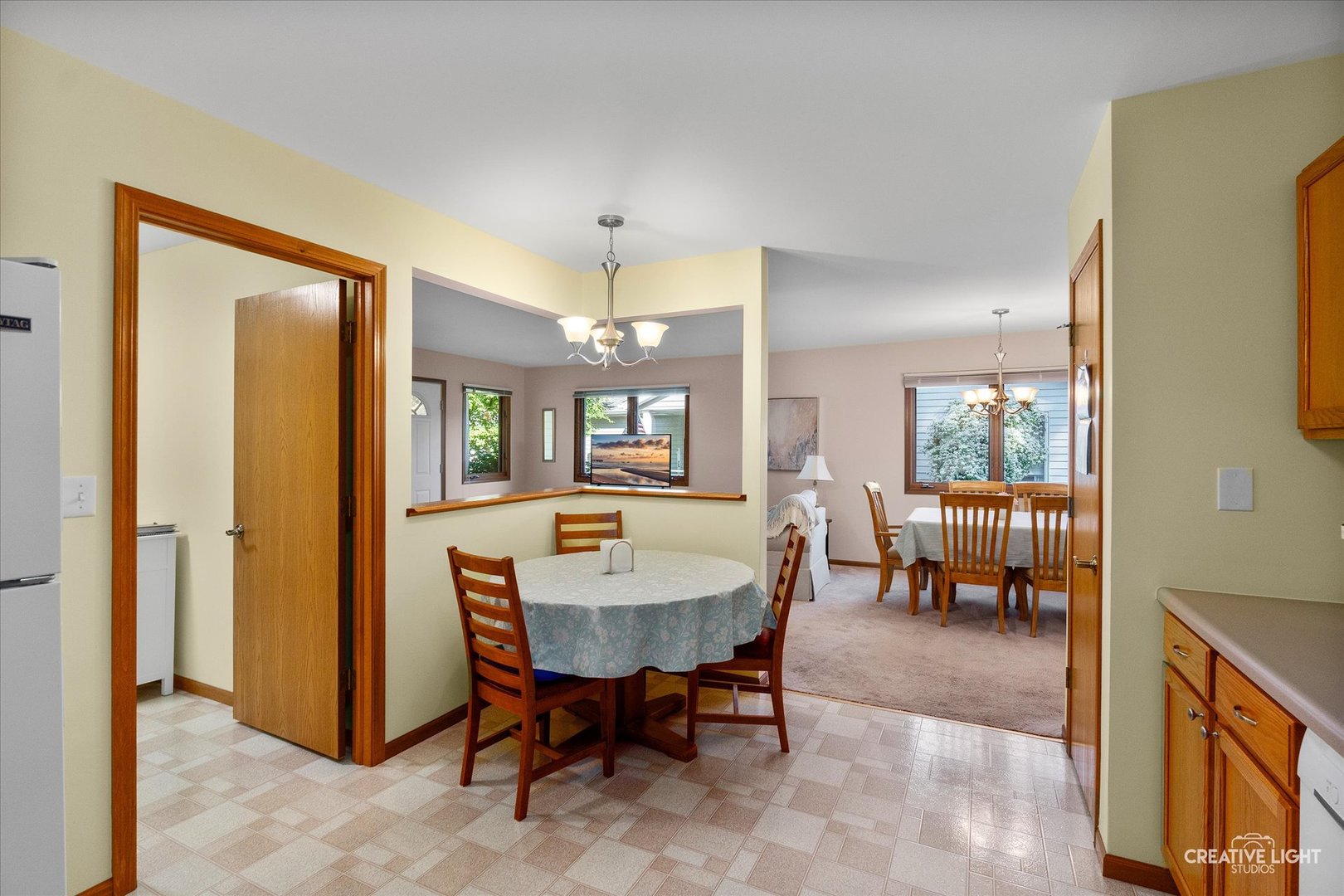 43 S Juniper Drive, North Aurora, IL 60542