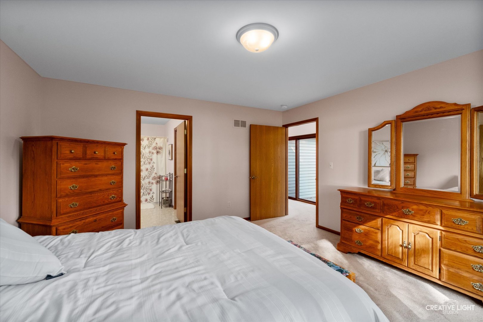 43 S Juniper Drive, North Aurora, IL 60542