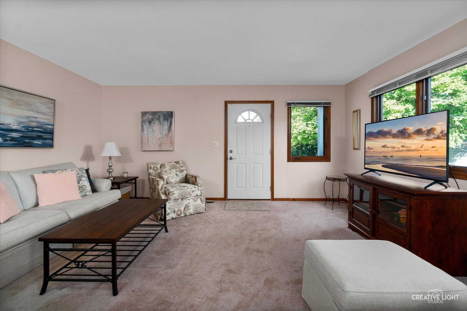 43 S Juniper Drive, North Aurora, IL 60542